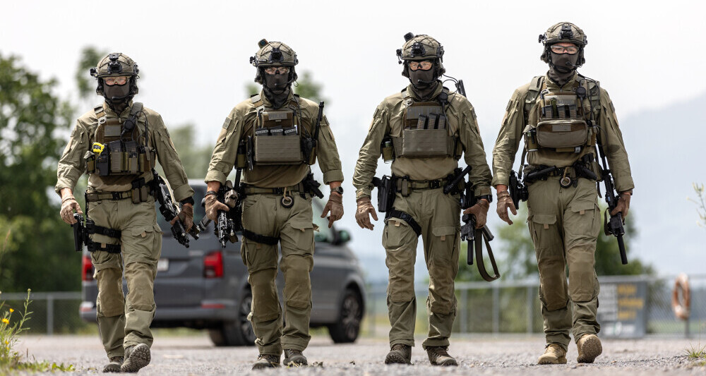 Milsim players walking together